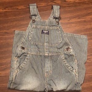 OSHKosh B’gosh overalls like new sz 2t